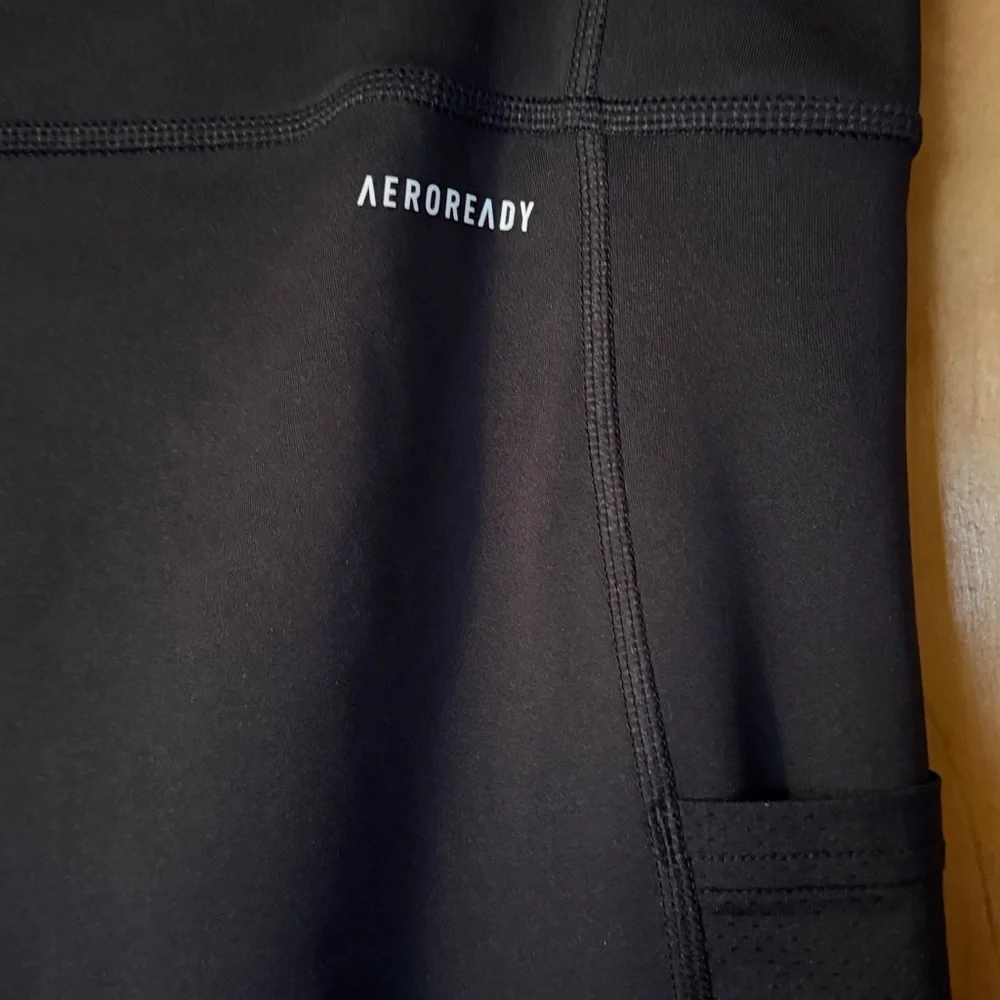 Adidas AEROREADY Three Stripe 7/8 Leggings - Picture 3 of 8